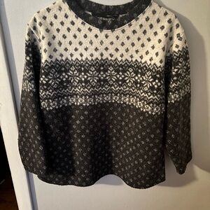 Black Diamond Gray and White Wool Blend Knit Sweater